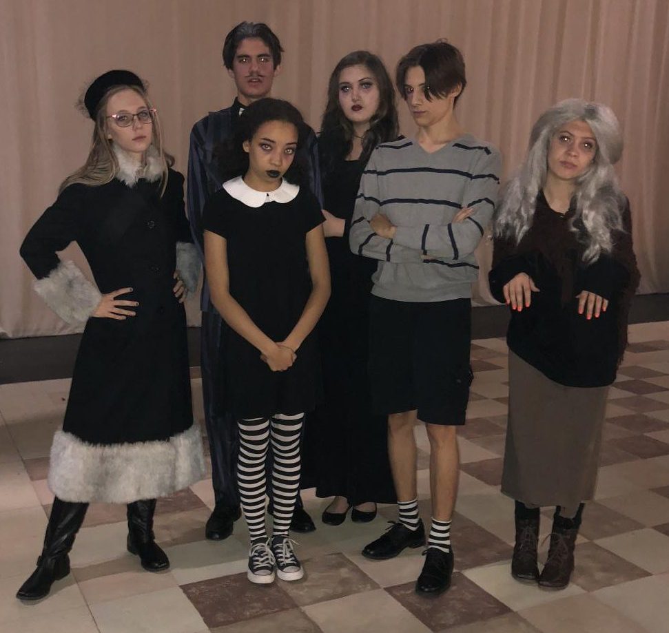 The cast of House Hunters: Supernatural.
The Alans family - From left to right: Alex Tweed (11), Issac Munoz (12), Sierra Reynolds (12), Maddy Hexom (12), Frankie Daniel (12), Noel Jensen (12)