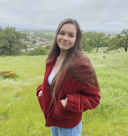 Melana Vyskosky is a junior playing on the volleyball team at Oakmont.