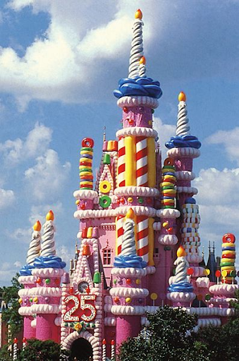 25th Anniversary celebration transformed the castle into Cinderella’s Castle Cake from 1996-1997. 
