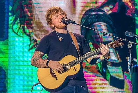 Ed Sheeran, live in Manila with guitar in hand.
