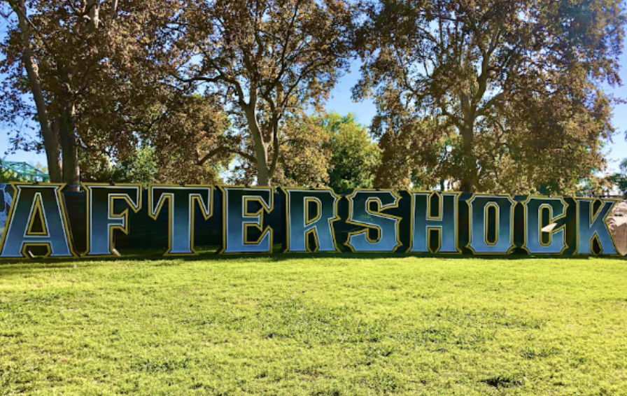 The original Aftershock sign, where many fans took their photos. 
