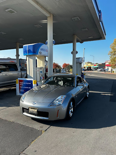 Fueling up on the way home from buying the 350Z. PC: Luke Stratton
